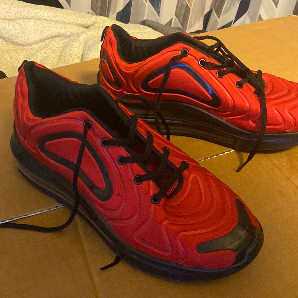 Pretty new, worn a few times, can’t fit them anymore